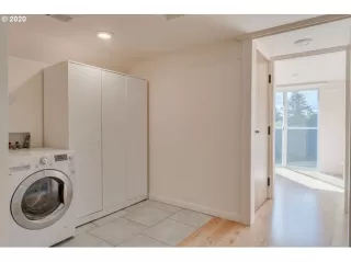 Photo #6: 20582302 Listing
