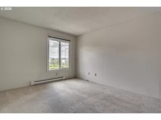 Photo #4: 20583605 Listing