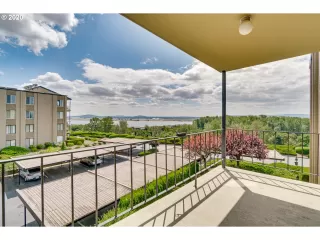 Photo #6: 20583605 Listing