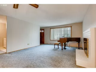 Photo #3: 20584408 Listing