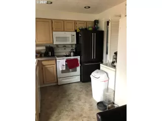 Photo #4: 20584988 Listing