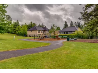 Photo #4: 20585584 Listing