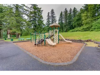 Photo #5: 20585584 Listing