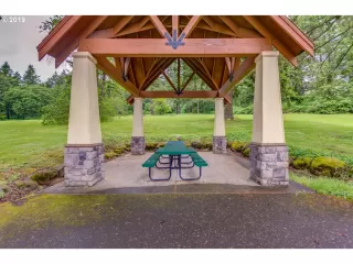 Photo #6: 20585584 Listing