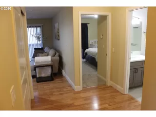 Photo #2: 20585760 Listing