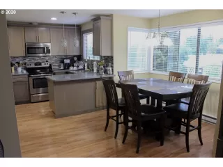Photo #4: 20585760 Listing