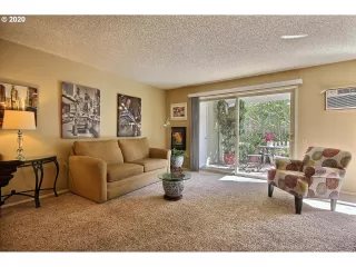 Photo #4: 20586727 Listing