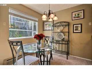 Photo #5: 20586727 Listing