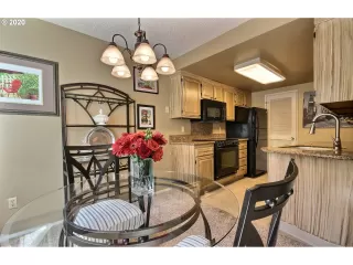 Photo #6: 20586727 Listing