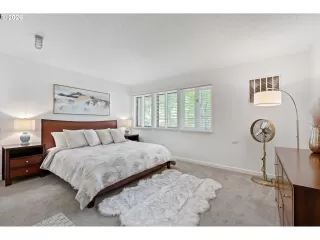 Photo #2: 205868408 Listing
