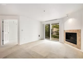 Photo #5: 20586960 Listing