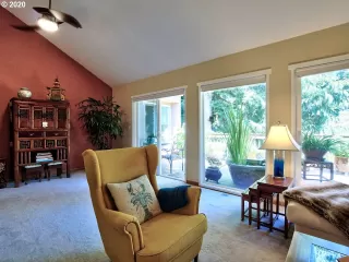 Photo #6: 20587987 Listing