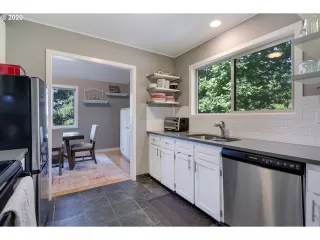 Photo #2: 20588328 Listing