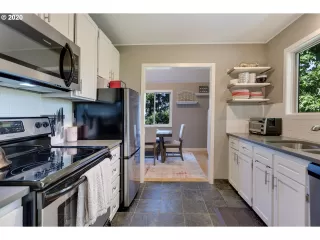 Photo #3: 20588328 Listing