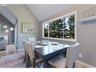 Photo #6: 20588328 Listing