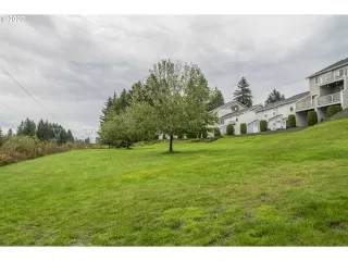 Photo #2: 20589071 Listing