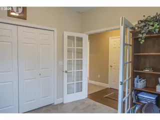 Photo #5: 20589071 Listing