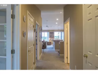 Photo #6: 20589071 Listing