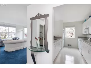 Photo #3: 20589912 Listing