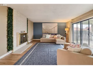 Photo #5: 20590034 Listing 