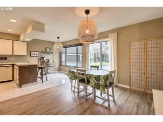 Photo #6: 20590034 Listing 