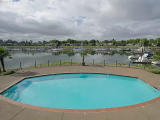 Photo #2: 20590343 Listing