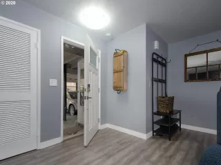 Photo #6: 20590343 Listing