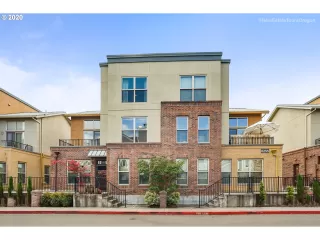 Photo #1: 20590353 Listing