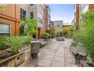 Photo #2: 20590353 Listing