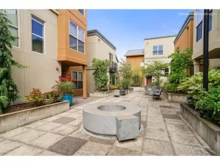 Photo #3: 20590353 Listing