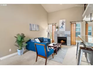 Photo #6: 20590353 Listing