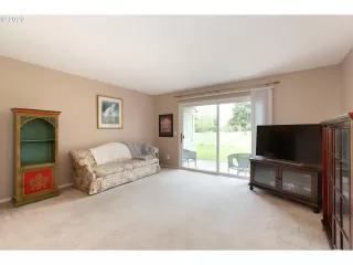 Photo #3: 20590357 Listing