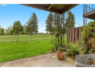 Photo #4: 20590357 Listing