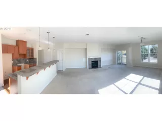 Photo #6: 20590425 Listing