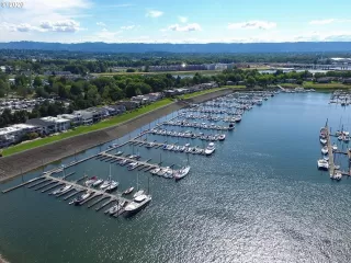 Photo #3: 20591076 Listing 