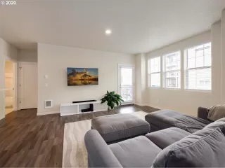 Photo #5: 20592139 Listing 