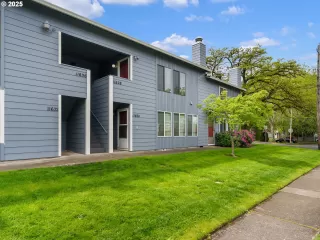 Photo #2: 205921612 Listing