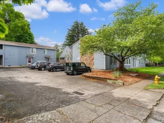 Photo #3: 205921612 Listing