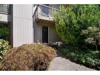 Photo #2: 20592513 Listing