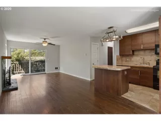 Photo #3: 20592513 Listing