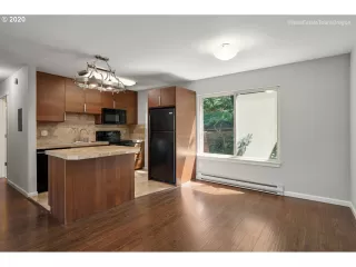 Photo #5: 20592513 Listing