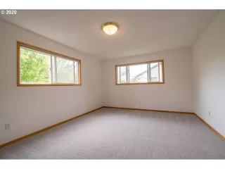 Photo #4: 20592572 Listing