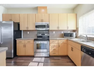 Photo #1: 20592963 Listing 