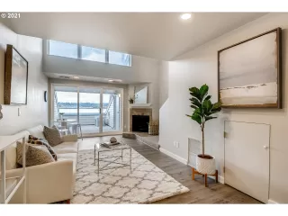 Photo #4: 20593923 Listing 