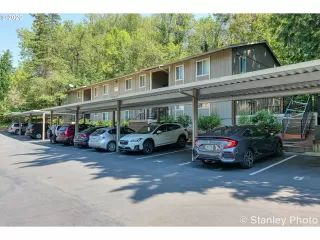 Photo #1: 20594087 Listing