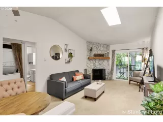 Photo #2: 20594087 Listing