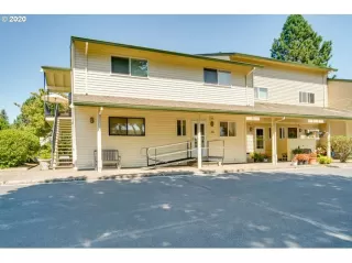 Photo #2: 20594355 Listing