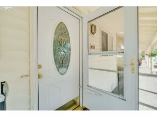 Photo #3: 20594355 Listing