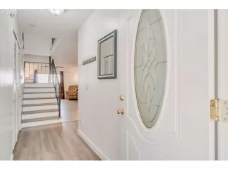 Photo #4: 20594355 Listing