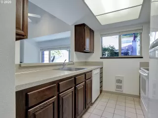 Photo #5: 20594377 Listing 